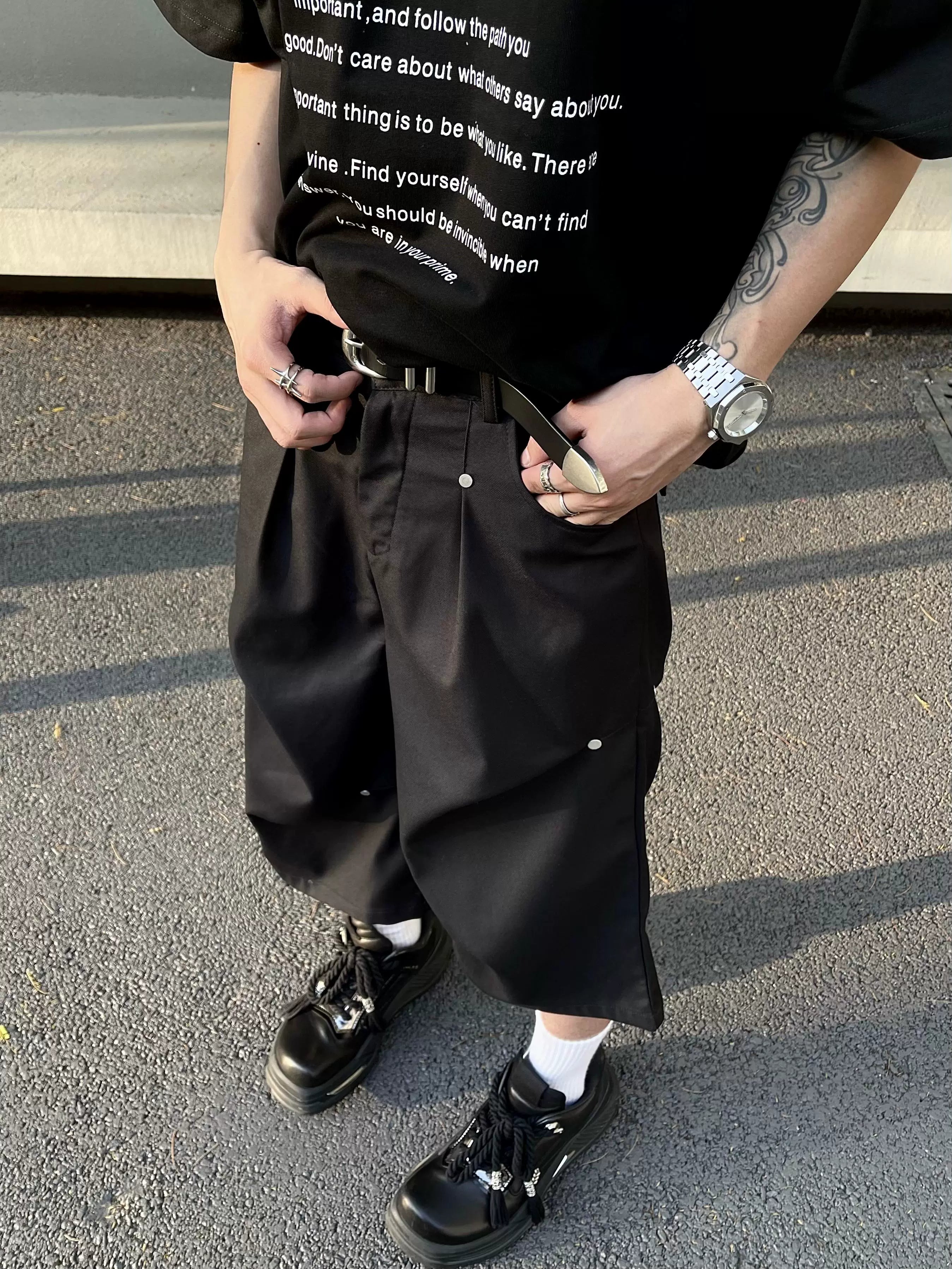 BLACKLISTS Japanese Rivet Pleated Shorts
