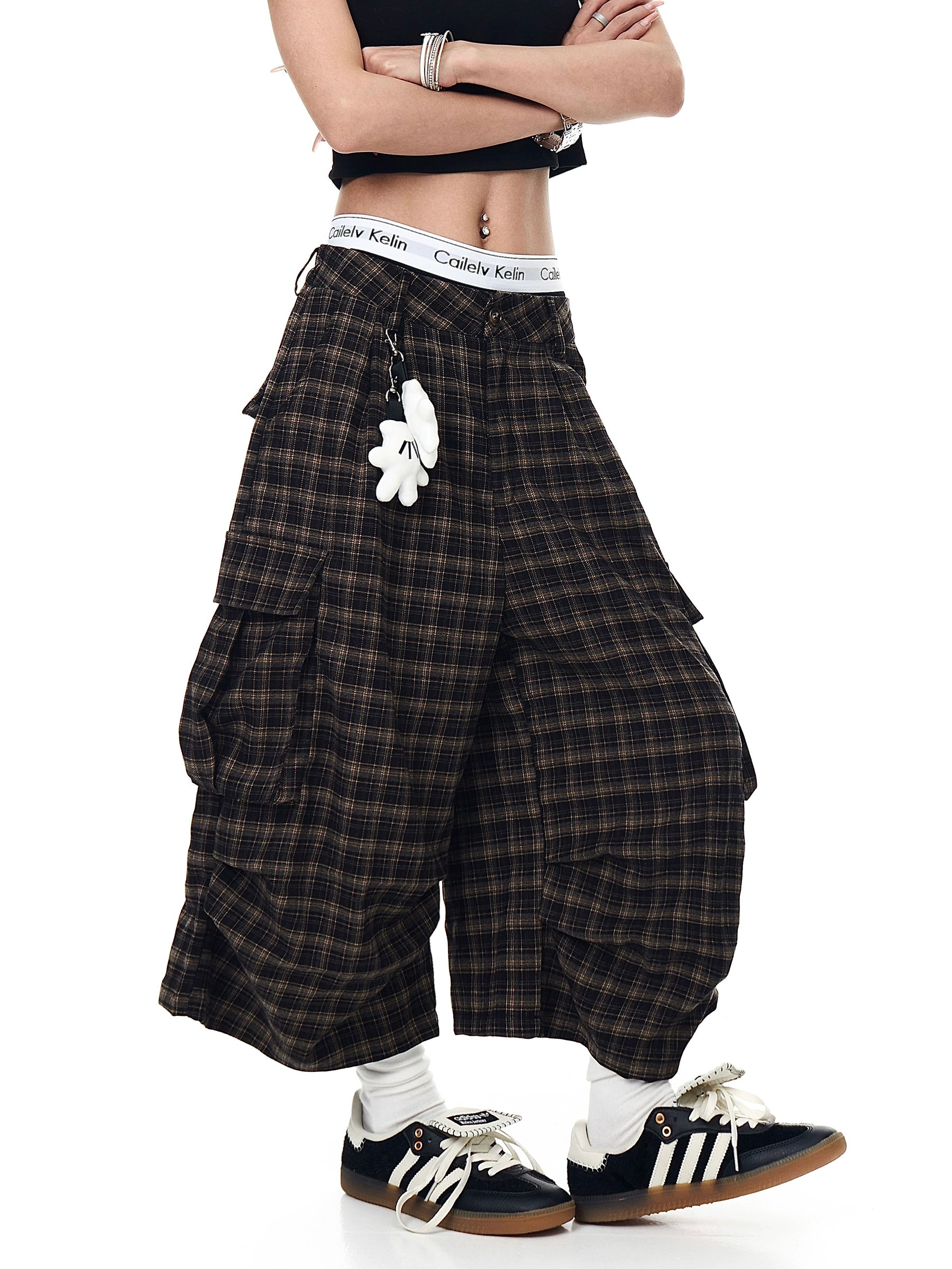 BLACKLISTS American Vintage Pleated Multi-Pocket Plaid Shorts