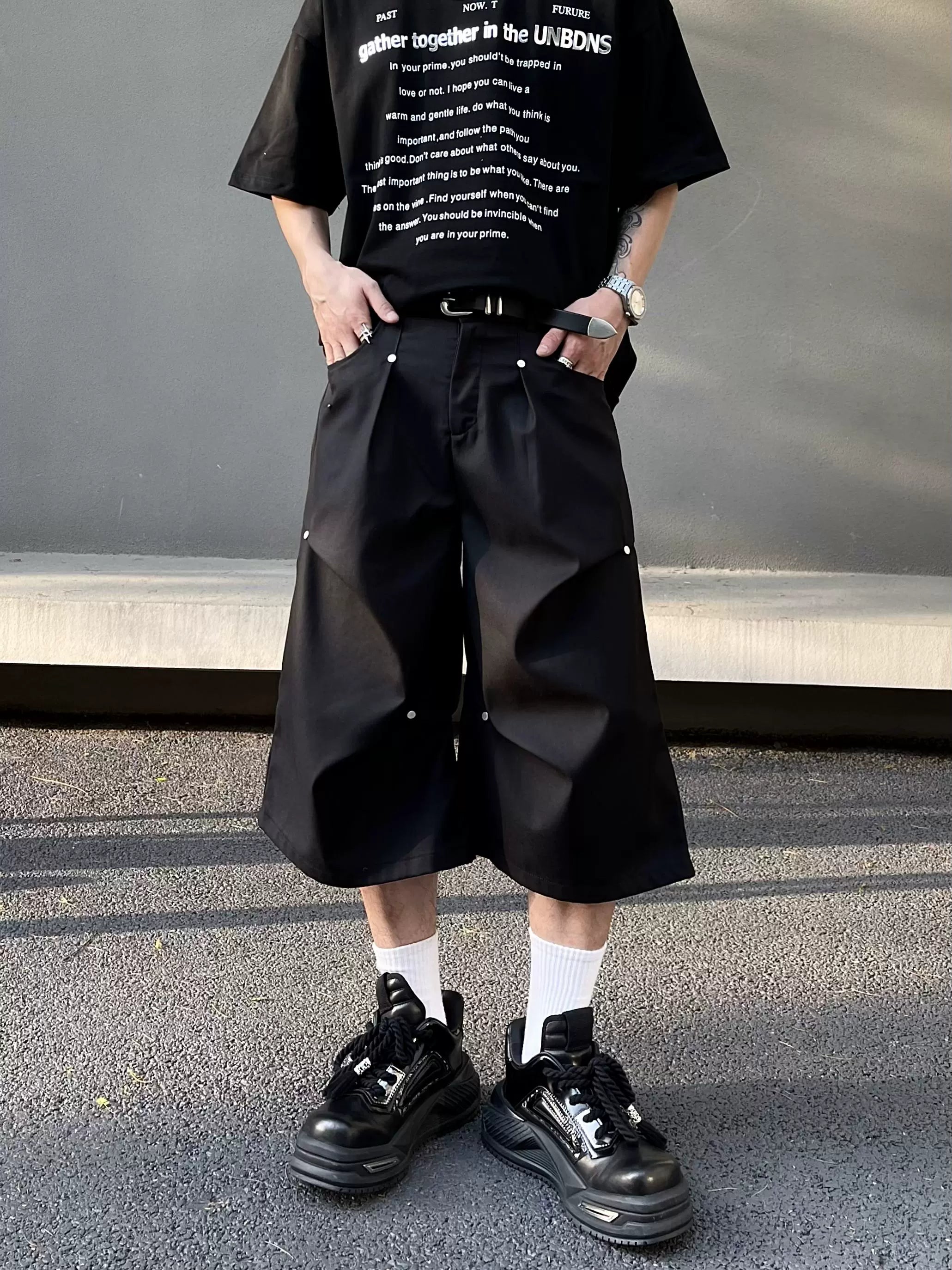 BLACKLISTS Japanese Rivet Pleated Shorts
