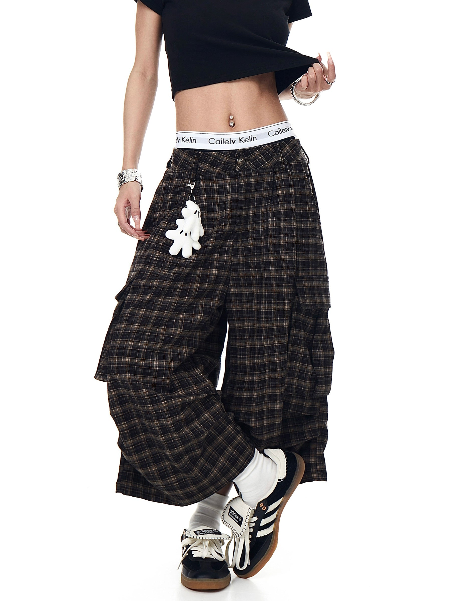 BLACKLISTS American Vintage Pleated Multi-Pocket Plaid Shorts
