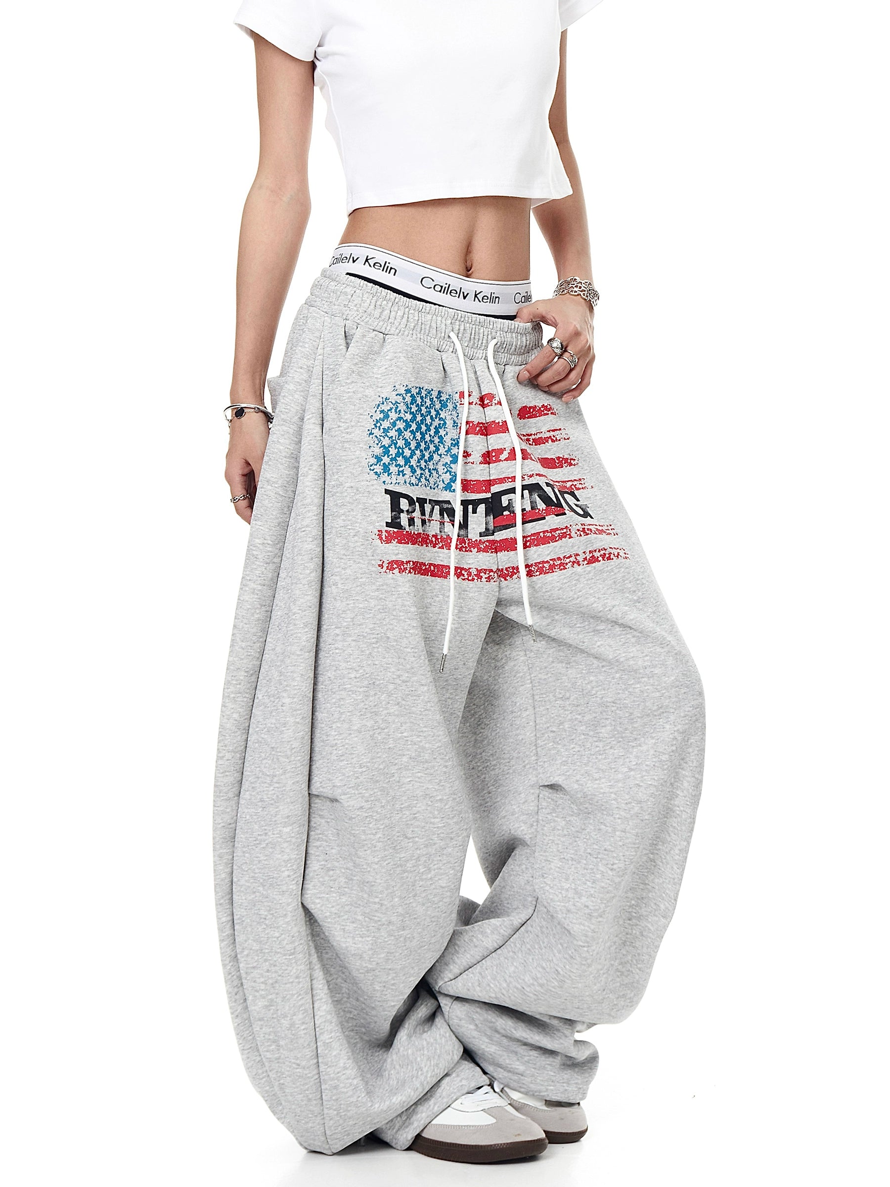 BLACKLISTS American Vintage Print Pleated Sweatpants